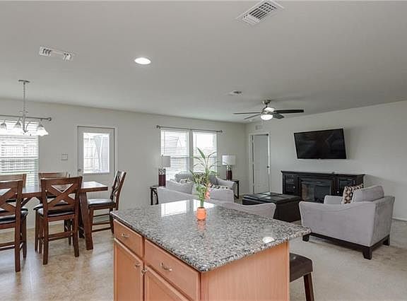 5th image of 3125 Montserrat Creek Dr