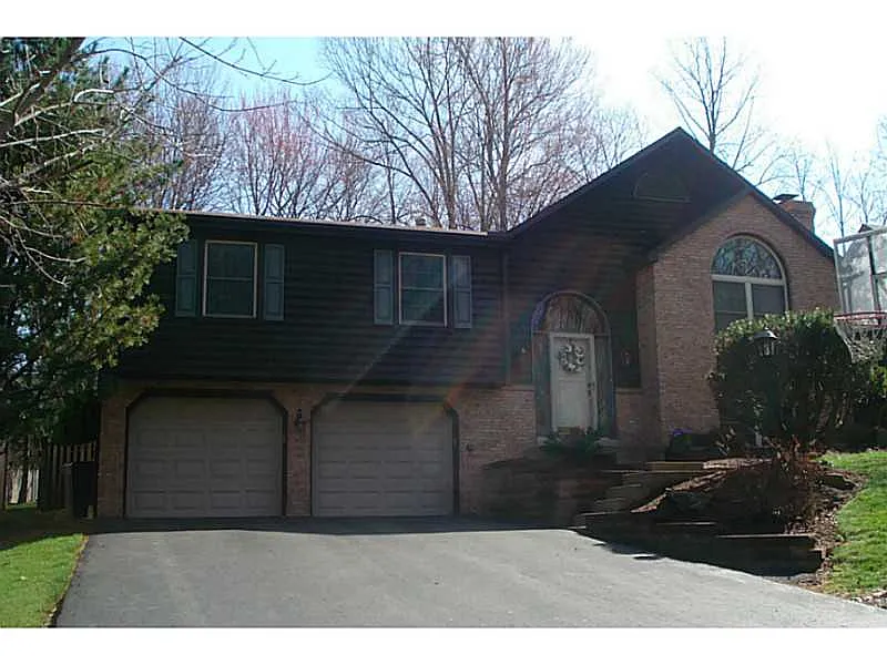 231 Rose Ct N photo 1