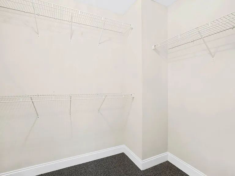 121 Feathers Ln — Photo 10