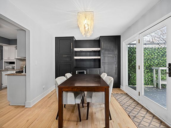 4th image of 907 Thornwood Ct #2