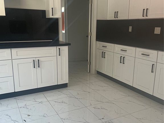 3rd image of 6295 Argyle Ave