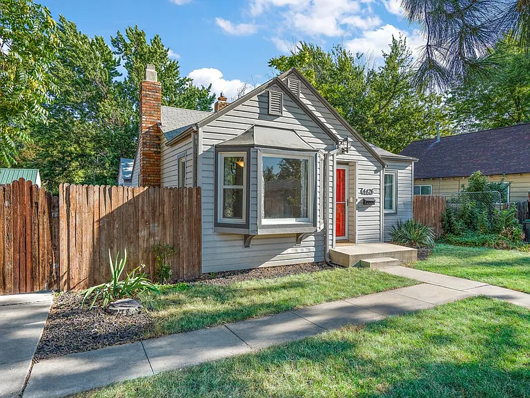 4426 W Irving St — Photo 4