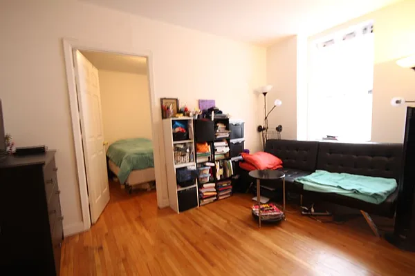 Rented by Dynamik Realty | media 18