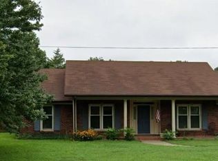 5911 Kinghurst Dr, Charlotte, NC 28227