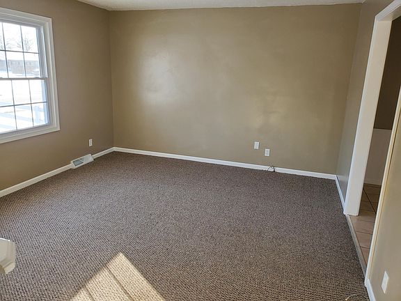 2nd image of 1459 S Grant Ave