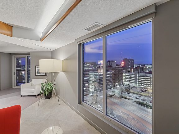 5th image of 300 Walnut St #1509