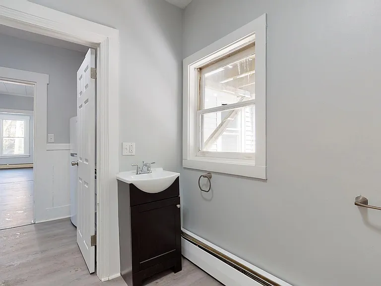 45 Pleasant St #D — Photo 22