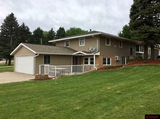 812 Cedar St, Nicollet, MN 56074