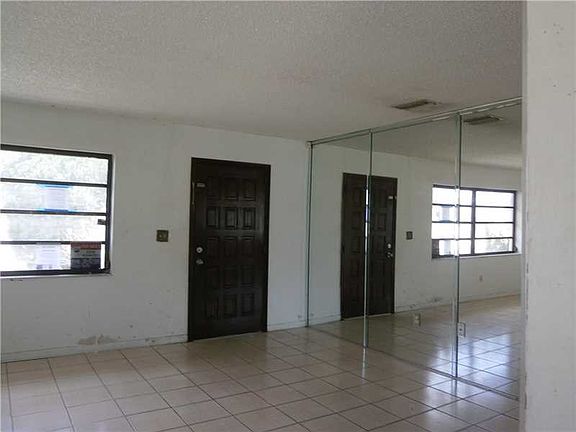 5th image of 731 NW 171st St