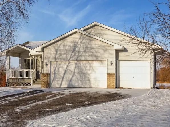 1115 Iris Ct S, Cambridge, MN 55008