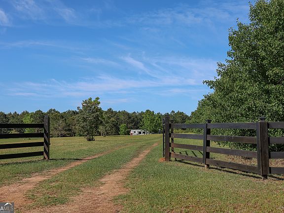 2nd image of 2239 Brady Rd