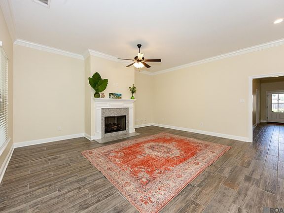2nd image of 6118 Lake Bend Dr