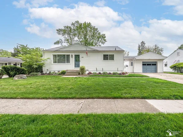 302 Oakwood St, Monroe, MI 48162