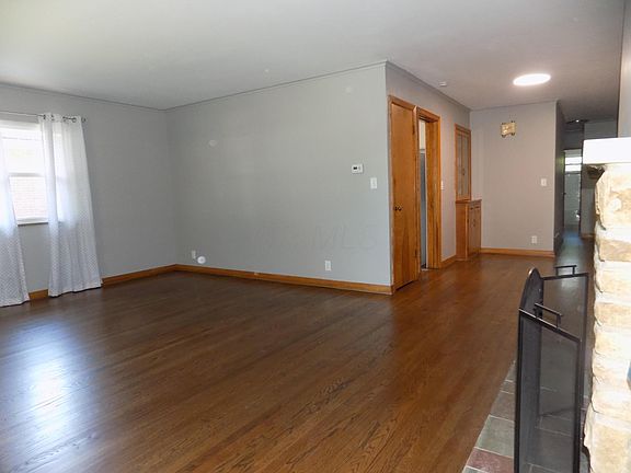 4th image of 703-705 E Schreyer Pl