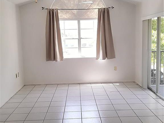 3rd image of 3419 Winkler Ave APT 518