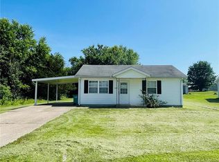 100 W Link Ave, Owensville, MO 65066