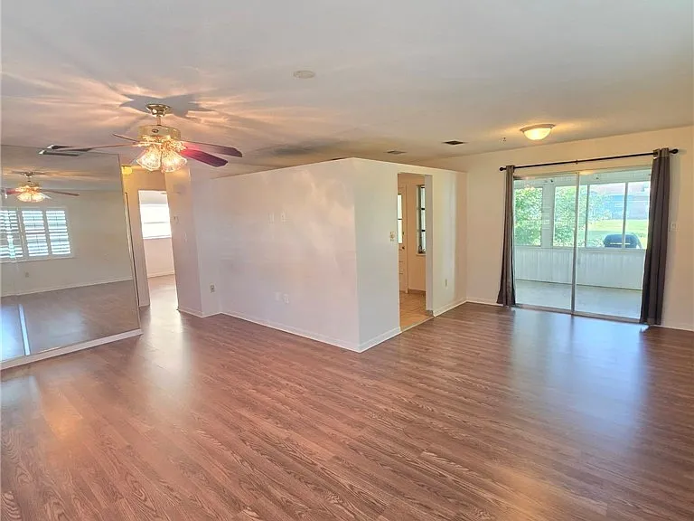 221 Harmony Ln — Photo 14