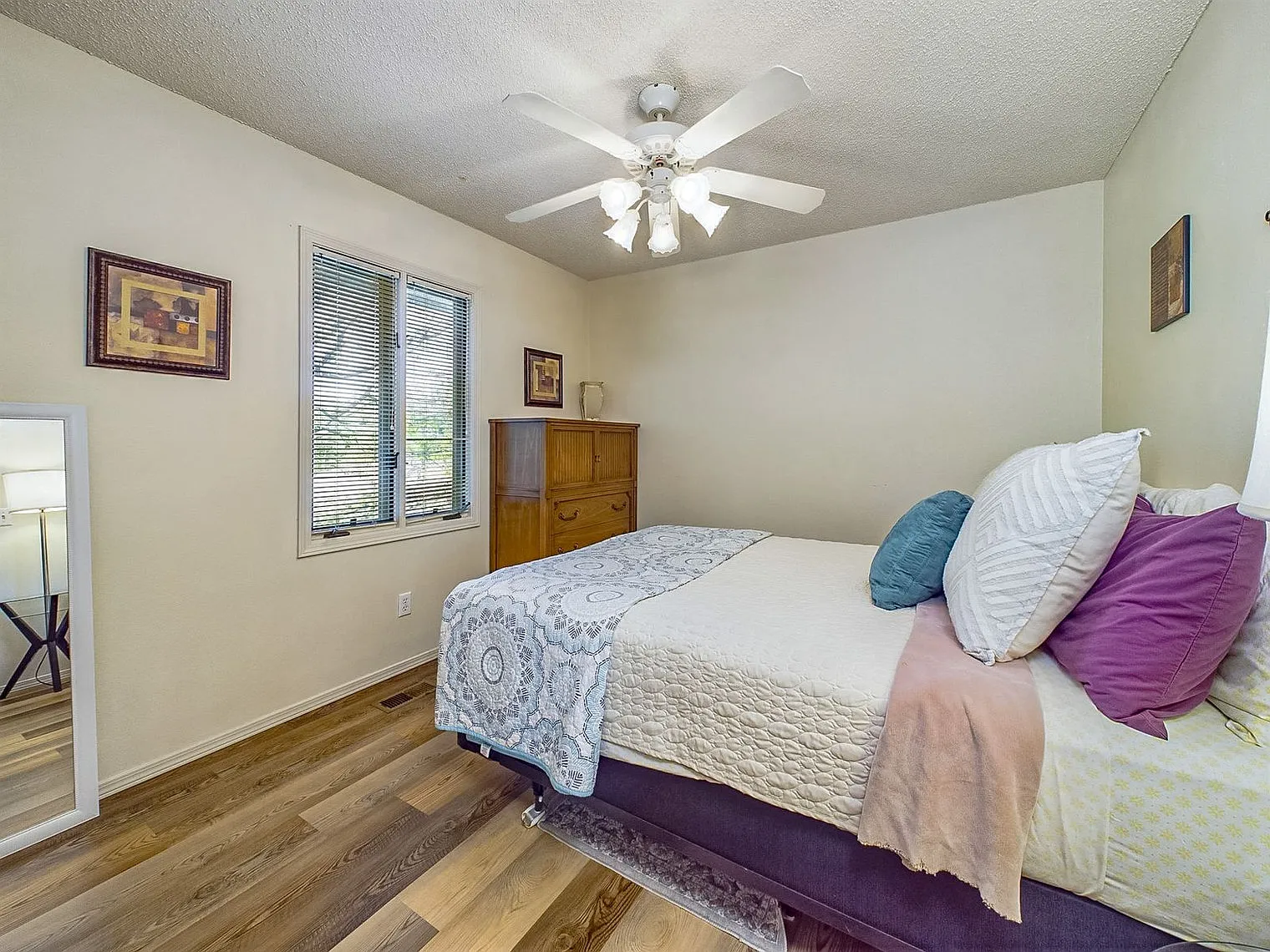 3 bed, 2.0 bath, $2,857 — Photo 4