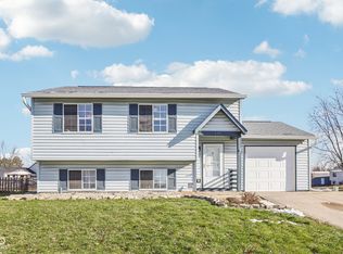 111 Meadow Creek Blvd, Whiteland, IN 46184