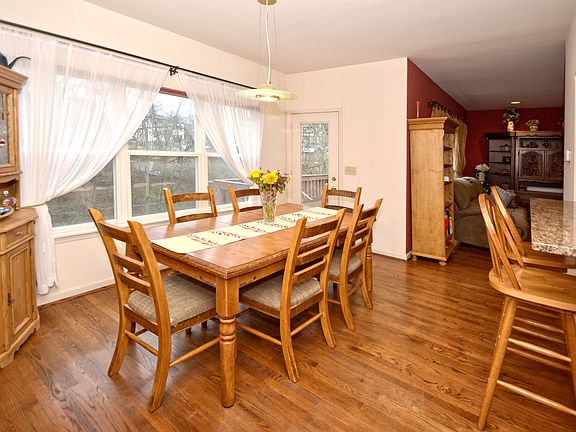 4th image of 3684 Grovedale Pl