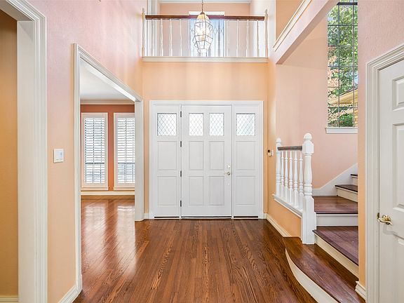 3rd image of 5806 London Ln