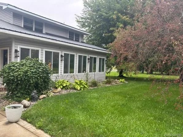 5737 Clinton Macon Rd, Clinton, MI 49236