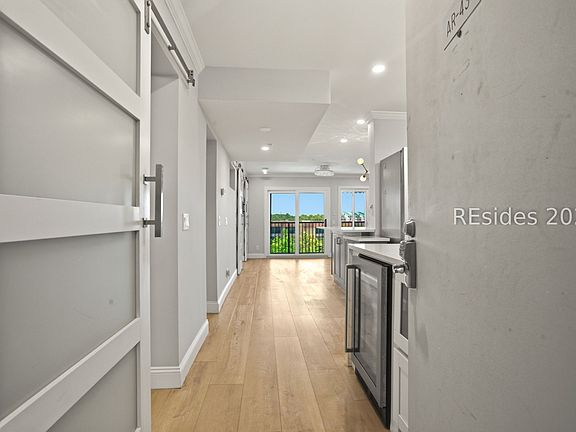 3rd image of 40 Folly Field Rd Unit 434