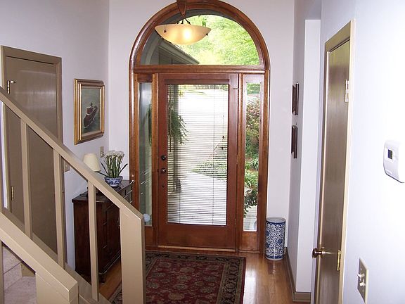 Spacious Entry Foyer
