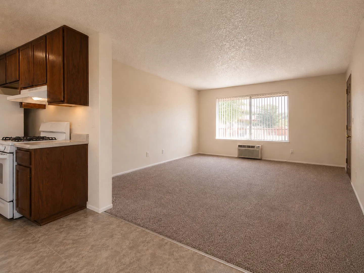 2 bed, 800 sqft, $1,995 — Photo 3