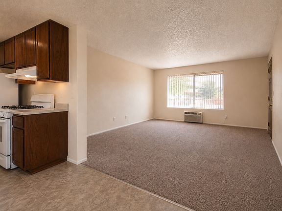 2nd image of 1028 S Magnolia Ave APT H