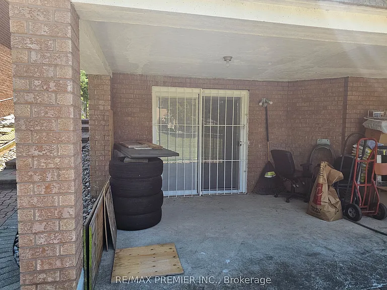 16 Vineyard Ct #B — Photo 6