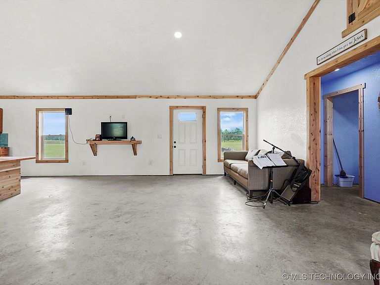 Listing photo 4