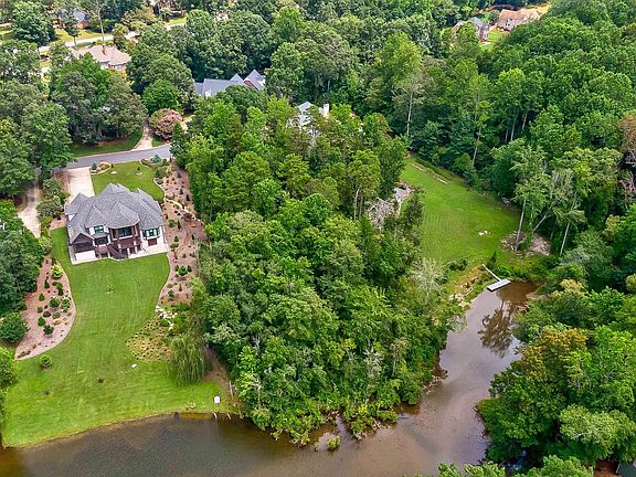 2nd image of 168 Lake Park Dr