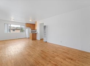 4945 W 118th Pl APT 17, Hawthorne, CA 90250