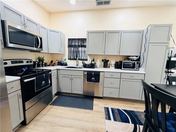 6800 E 58th St, Kansas City, MO 64129