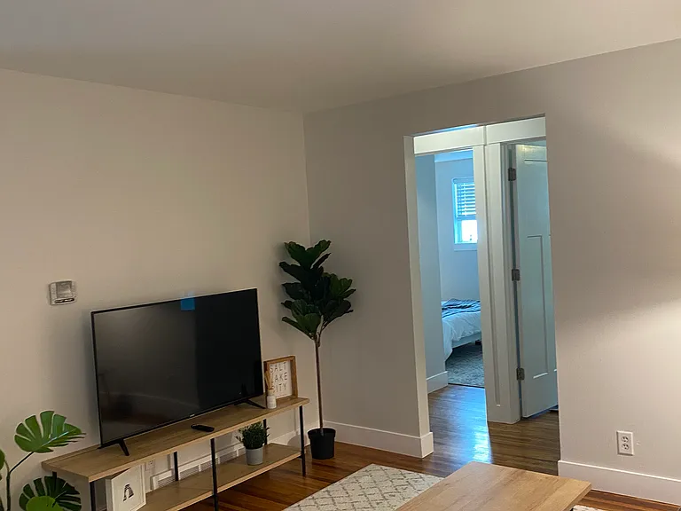 422 E Emerson Ave — Photo 6