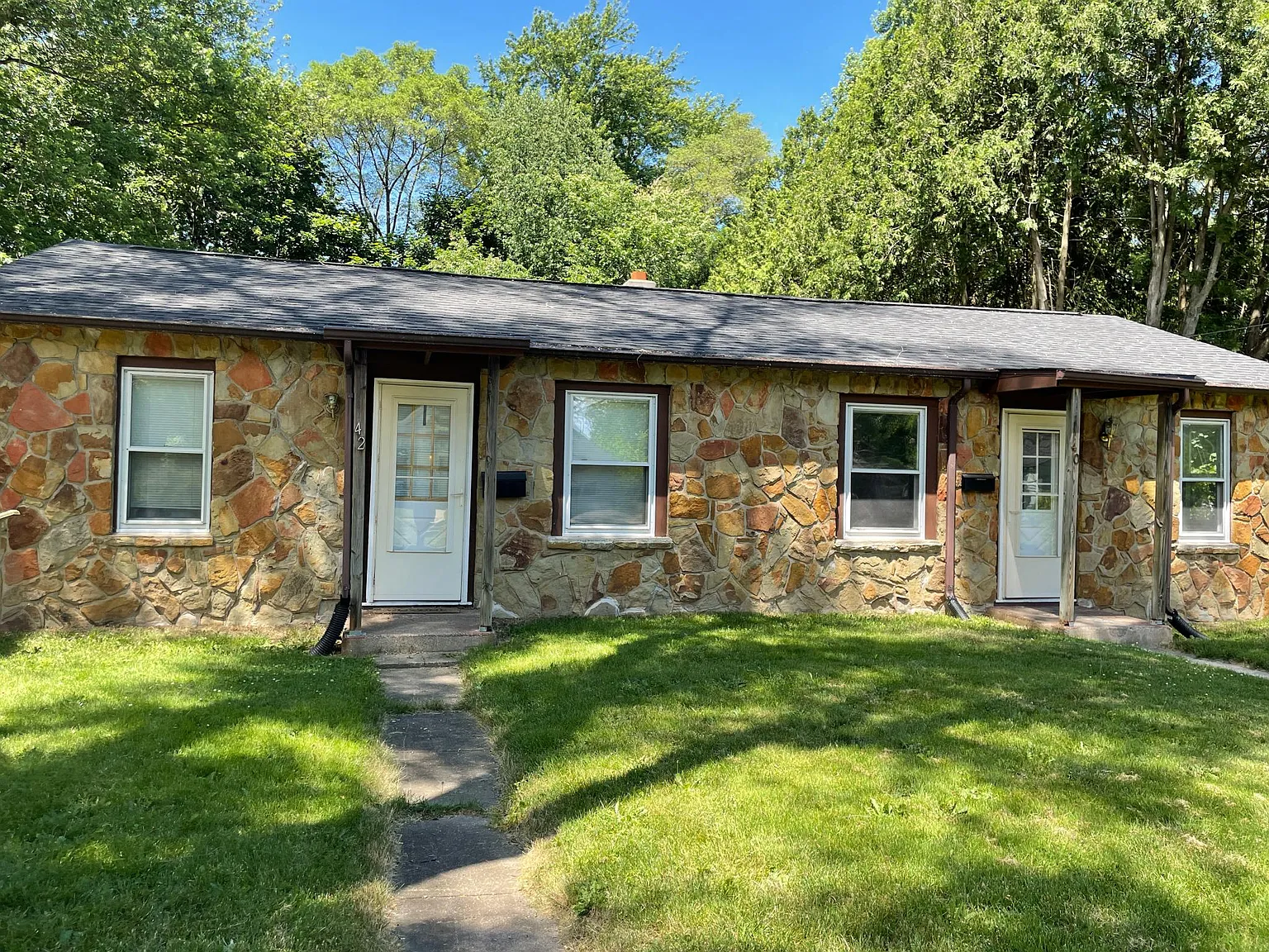 2 bed, 700 sqft, $1,125 — Photo 3