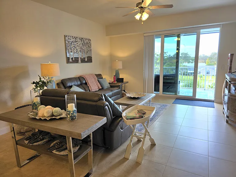 3 Riverwalk Dr #404 — Photo 13
