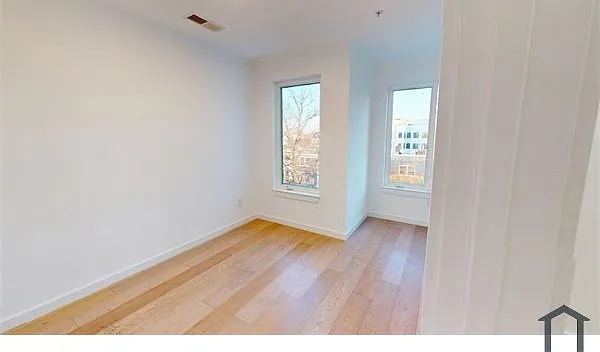 1806 I St NE #10 — Photo 10