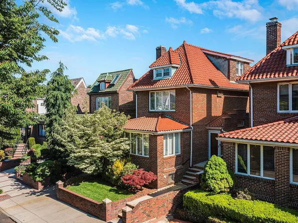 139 82nd St, Brooklyn, NY 11209