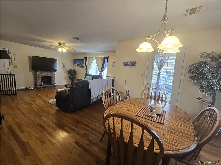 105 N Montgomery St #B3-4 — Photo 7