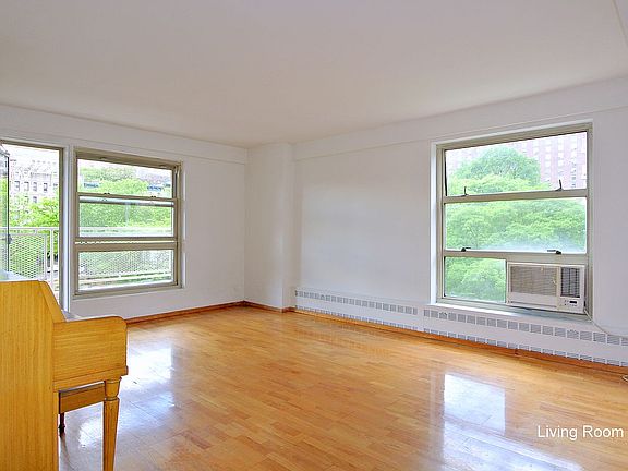 4th image of 70 La Salle St APT 7G