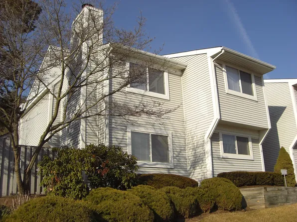 11 Hillcroft Way, Newtown, PA 18940