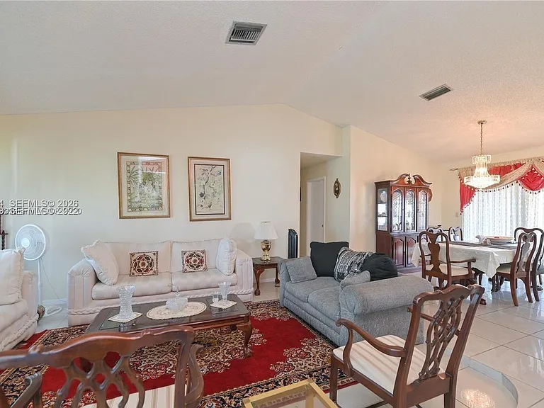 9612 SW 117th Ave — Photo 2