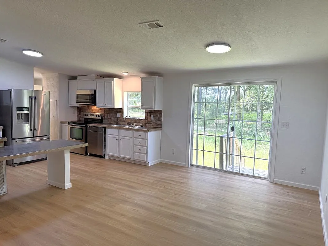 3 bed, 2.0 bath, 1512 sqft, $2,000 — Photo 4