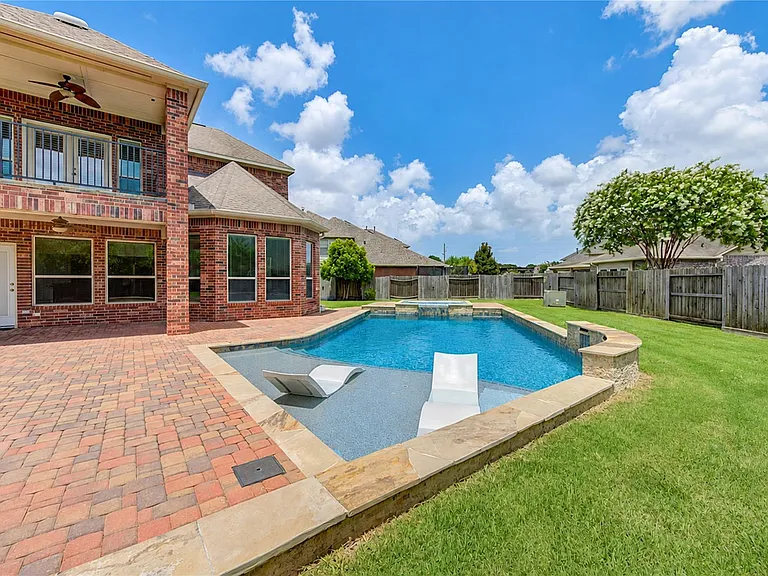 1335 Altavilla Ln — Photo 43