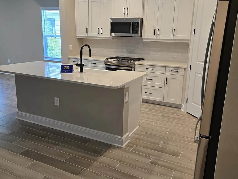 10105 Lake Wales Cir — Photo 15
