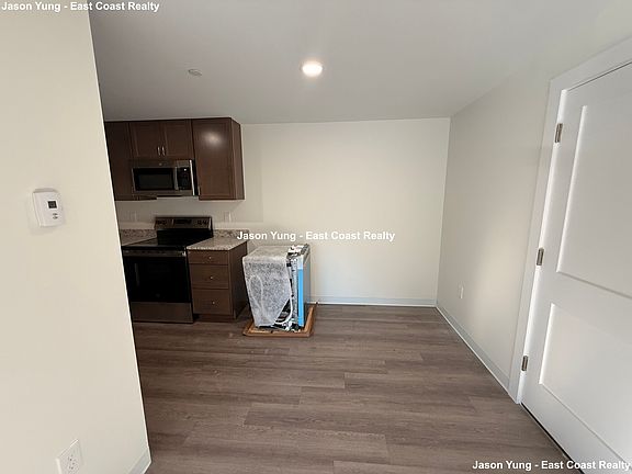 3rd image of 1741 Washington St APT 10