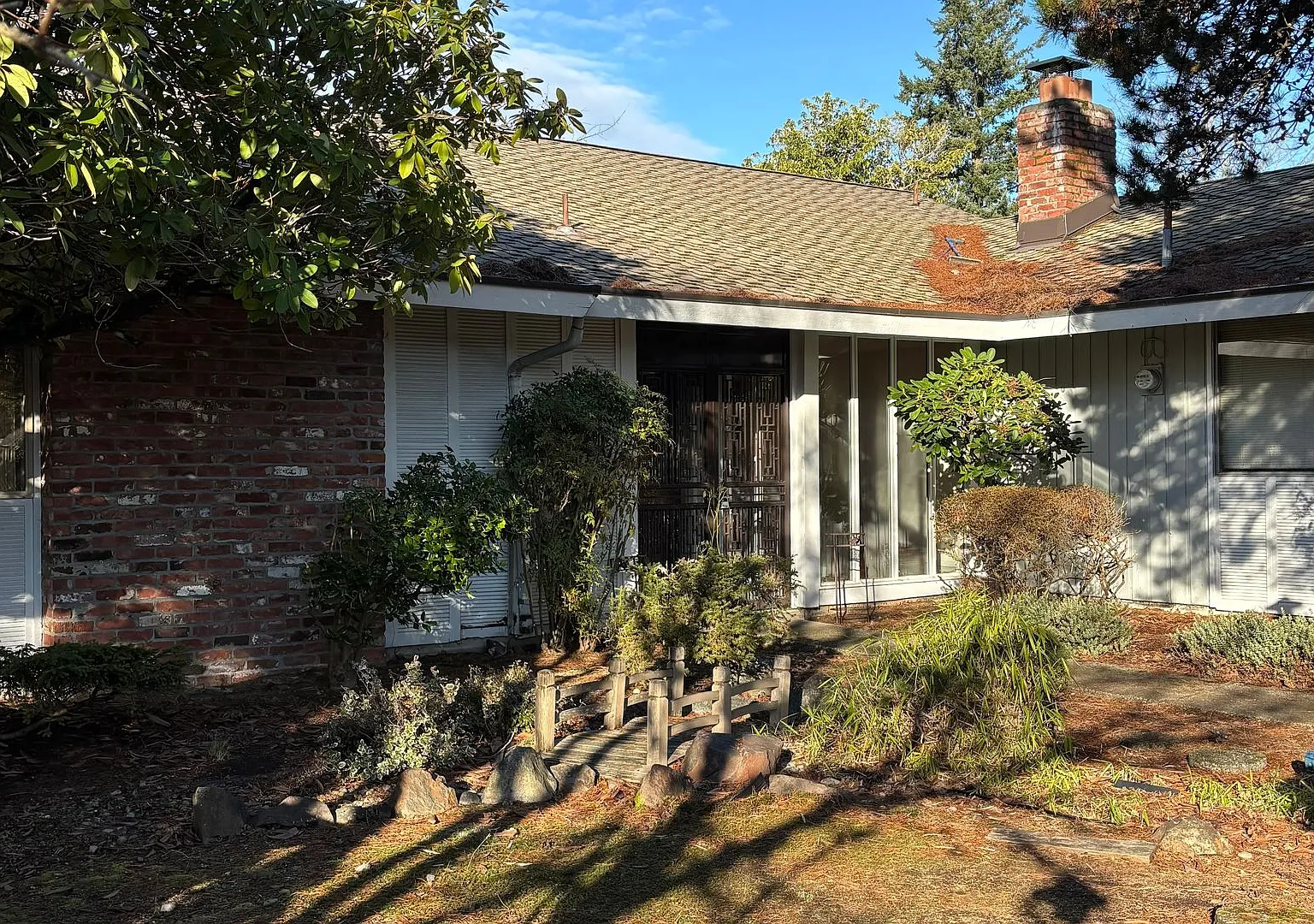 3 Bed / 2.5 Bath Bellevue rambler $3,995/month — Photo 2