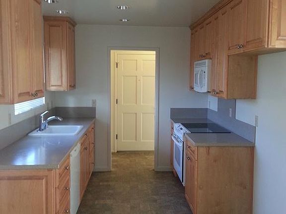 2nd image of 3798 Flora Vista Ave APT A
